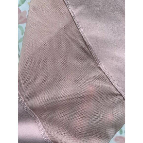 Amelia Capri - Picture 6 of 7